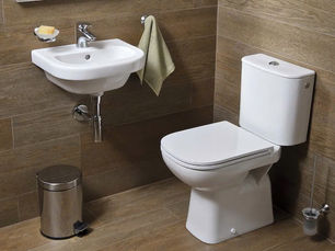 Rekonstrukce WC: Geberit vs. klasické kombi – výhody a úskalí montáže