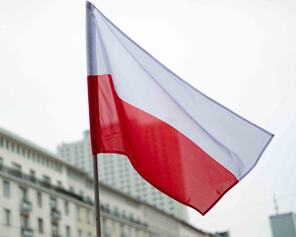 Polish flag — permanent makeup laws and professional requirements for PMU artists in Poland