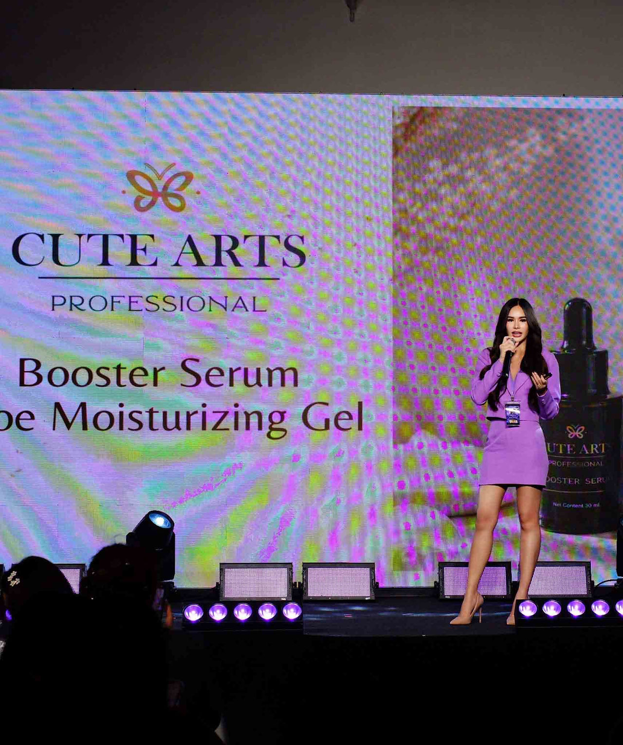 Speakers present new technologies and share professional expertise on stage during POPU Masterclass Thailand 2026 in Bangkok, an international educational event dedicated to permanent makeup (PMU).