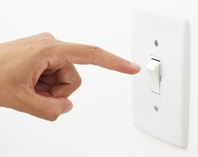 No dejar las luces prendidas: Simple pero efectivo para el ambiente