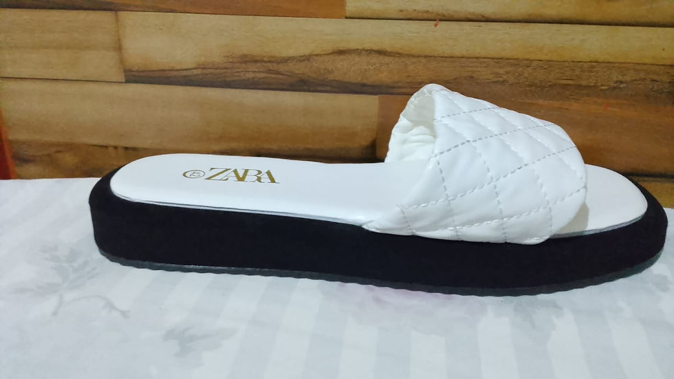 Thumbnail: ZARA Quilted Platform Slide Sandals – White & Black