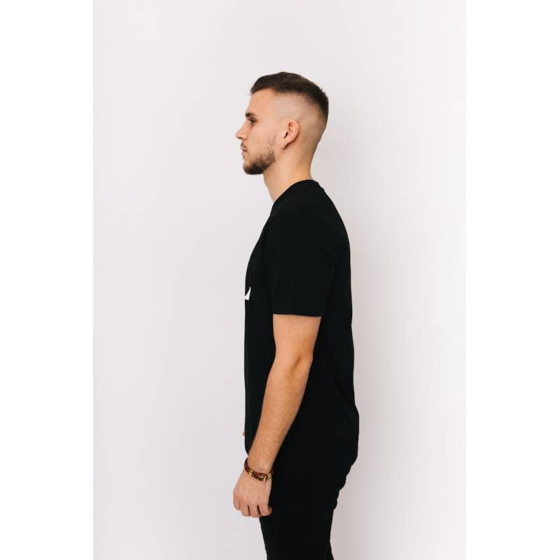 Thumbnail: Produktbild HERREN BIO-BAUMWOLL T-SHIRT "BASIC", schwarz, seitliche Ansicht
