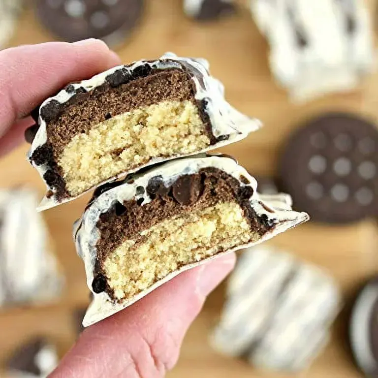 Thumbnail: FITCRUNCH High Protein Baked Bar (Milk & Cookies)