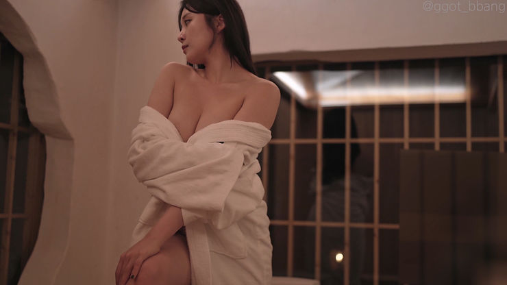 GGotBBang Stripping Naked From Bathrobe