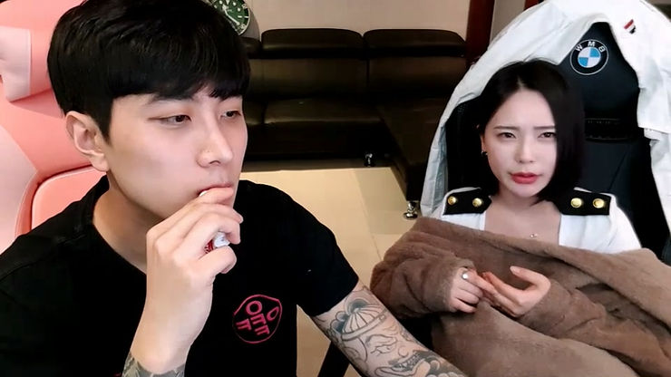 HoYa Collab: Seductive Short Hair Beauty