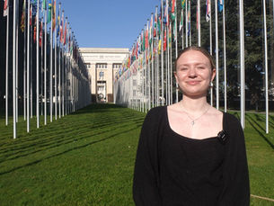 Vozes Jovens pelo Desarmamento: A Trajetória da Ativista Lauren Barnard, Pesquisadora Associada da Stop Killer Robots
