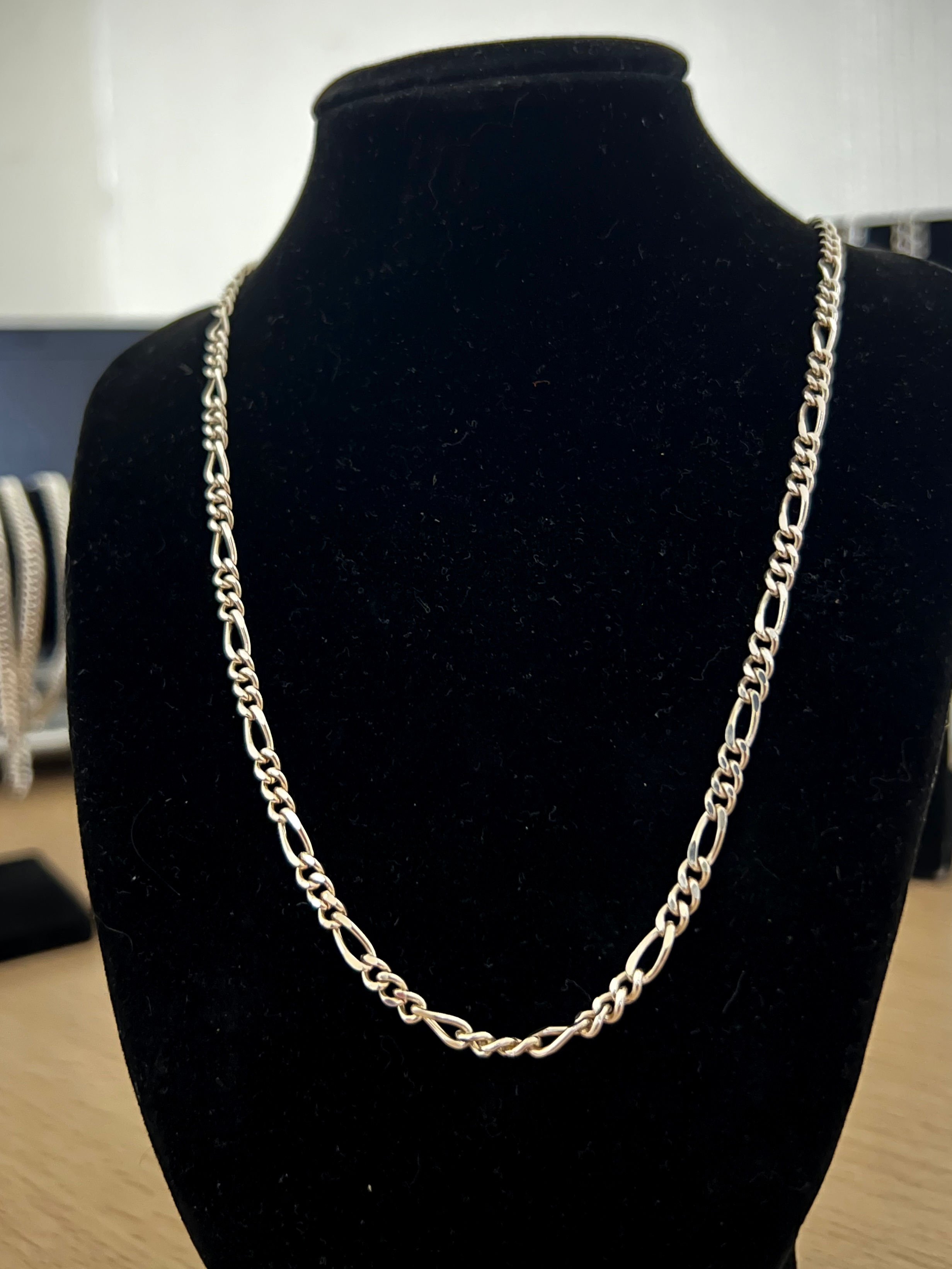 Cadena Cartier 3 eslb c/ 1 grande