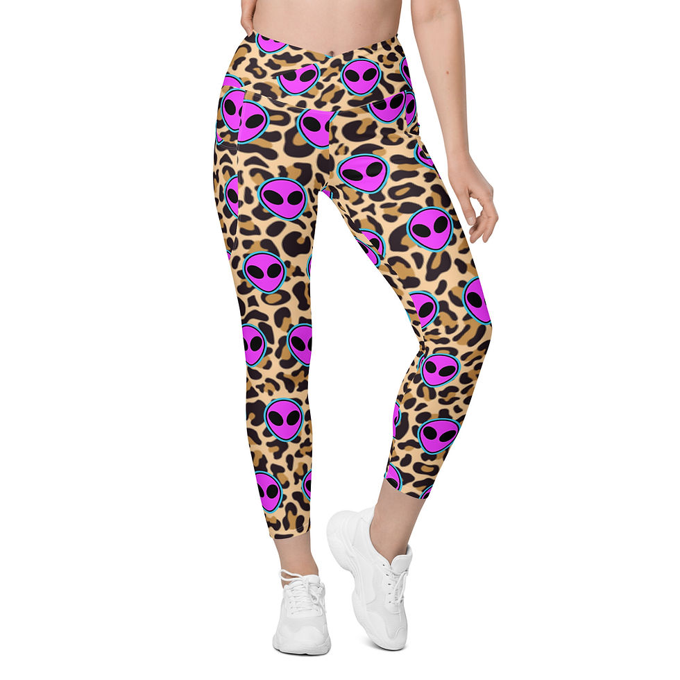 Leggings with leopard print and purple alien heads