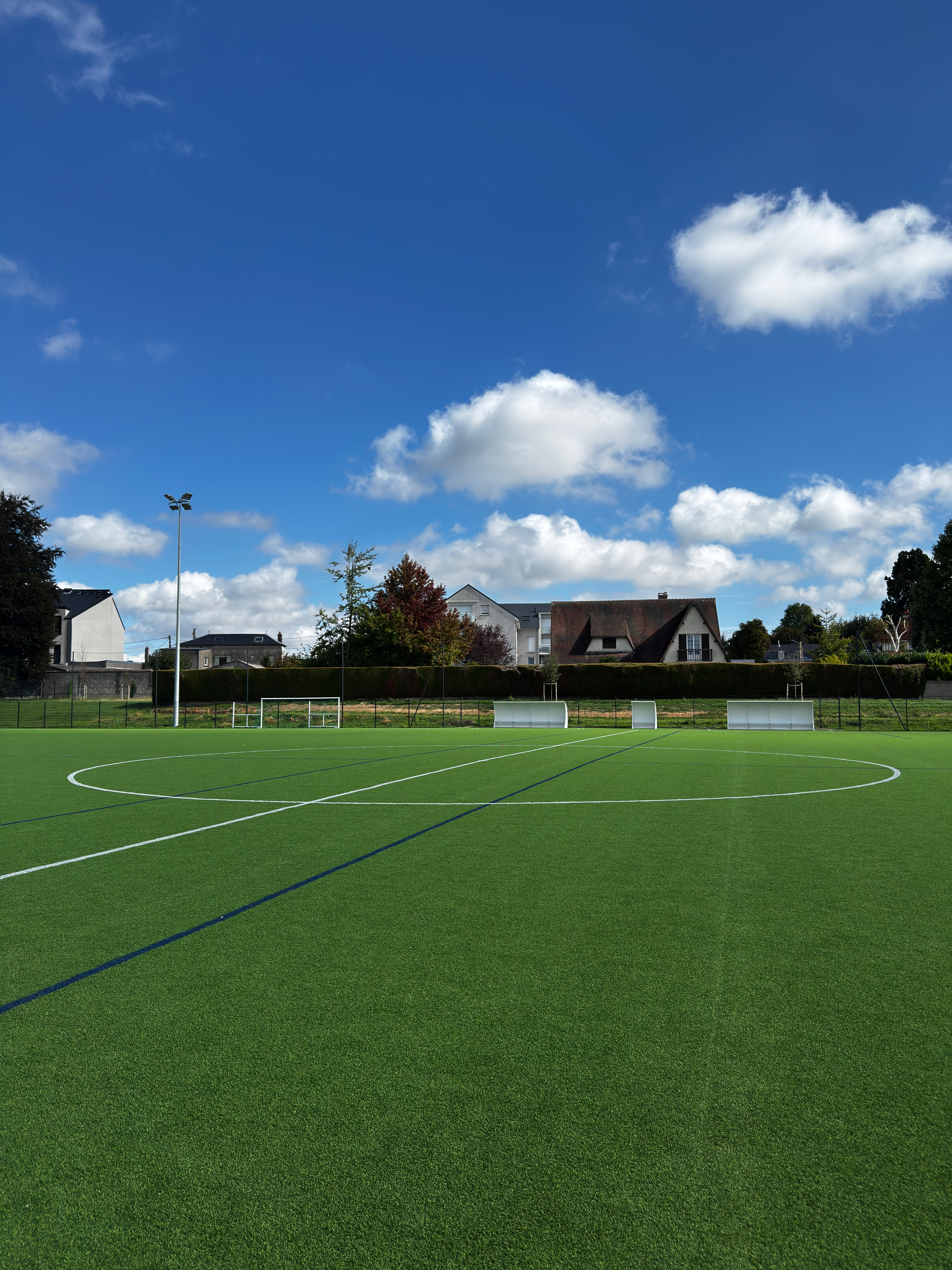 Terrain de football en gazon synthétique
