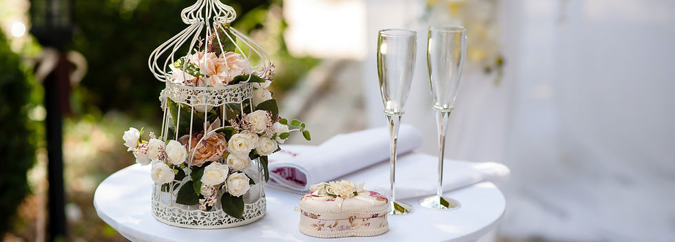 Dekoration des Hochzeitstisches