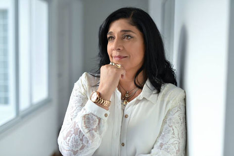 Diez preguntas babilónicas para Laura G. Miranda