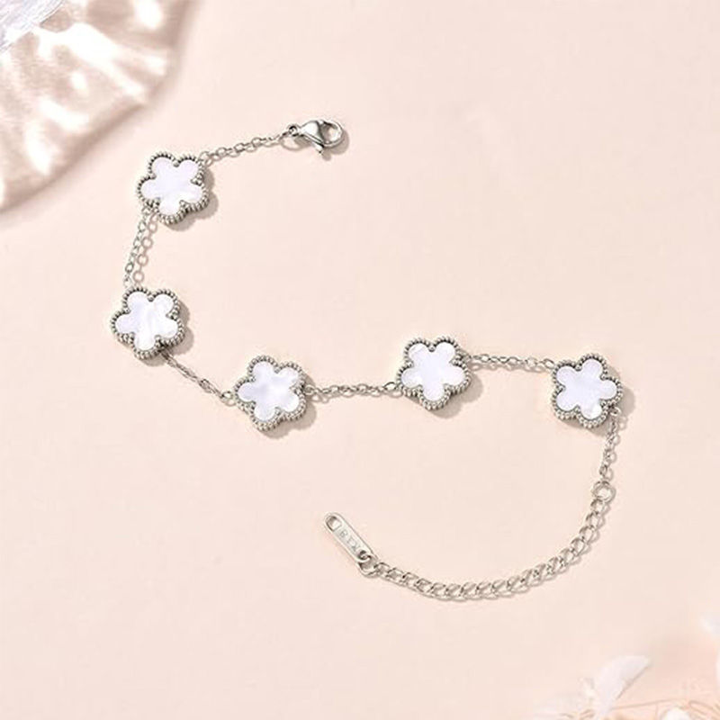Thumbnail: Floréa Clover Bracelet