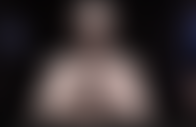 Escultura sem camisa do Papa Bento XVI causa sensação em Roma