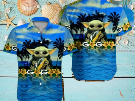 Baby Yoda Hug Green Bay Packers Hawaiian Shirt