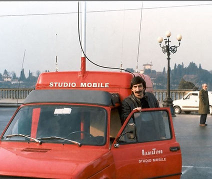02 Studio mobile Luciano compressa.JPG