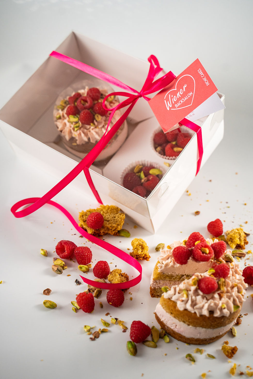 (c) Elsa Braun_Anniversary Picnic Box