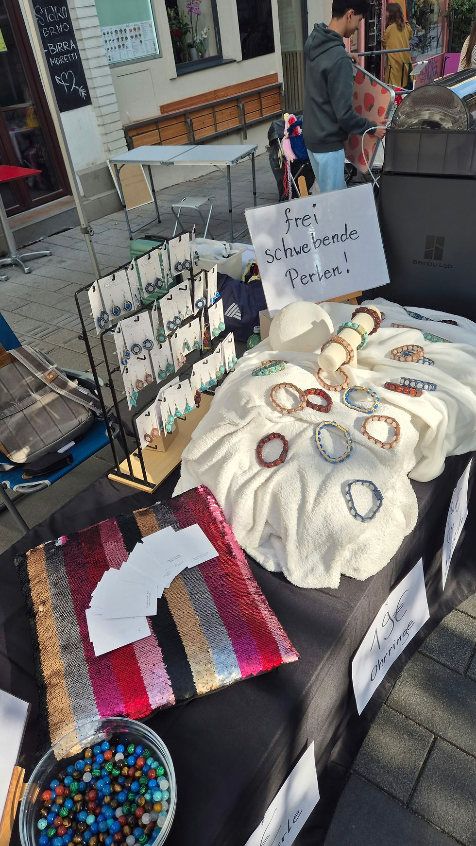 Jake Hyvonen_Crystal Sky_Marktstand 2