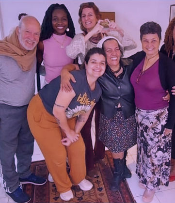 Ex-Alunos e professores confraternizando na Escola de Rádio