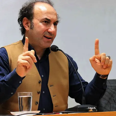 Prof. Dr. Şaban Ali Düzgün'ün konuşmacı olduğu "İhya ve İnşâ Arasında İmam Mâturidi'nin Mirasını Konumlandırma" başlıklı söyleşi 18.06.2025 tarihinde Türk Aydınları Vakfı'nda düzenlendi. Prof. Dr. Şaban Ali Düzgün, söyleşide İmam Maturidi'yi merkeze alarak İslami ilimler içindeki çeşitli tartışmalara yollamalar yaparak, aklı ön plana alan dini yorumların önemini vurguladı.