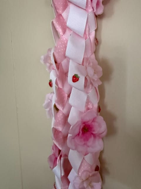 Thumbnail: Berry Blush Lei - Premium Celebration Collection