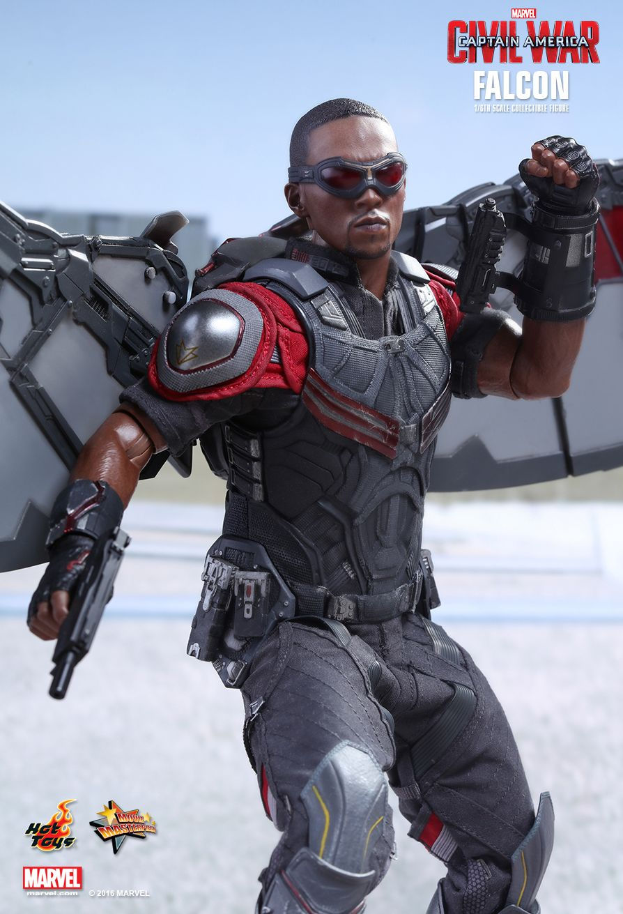 Hot Toys : CAPTAIN AMERICA: CIVIL WAR FALCON