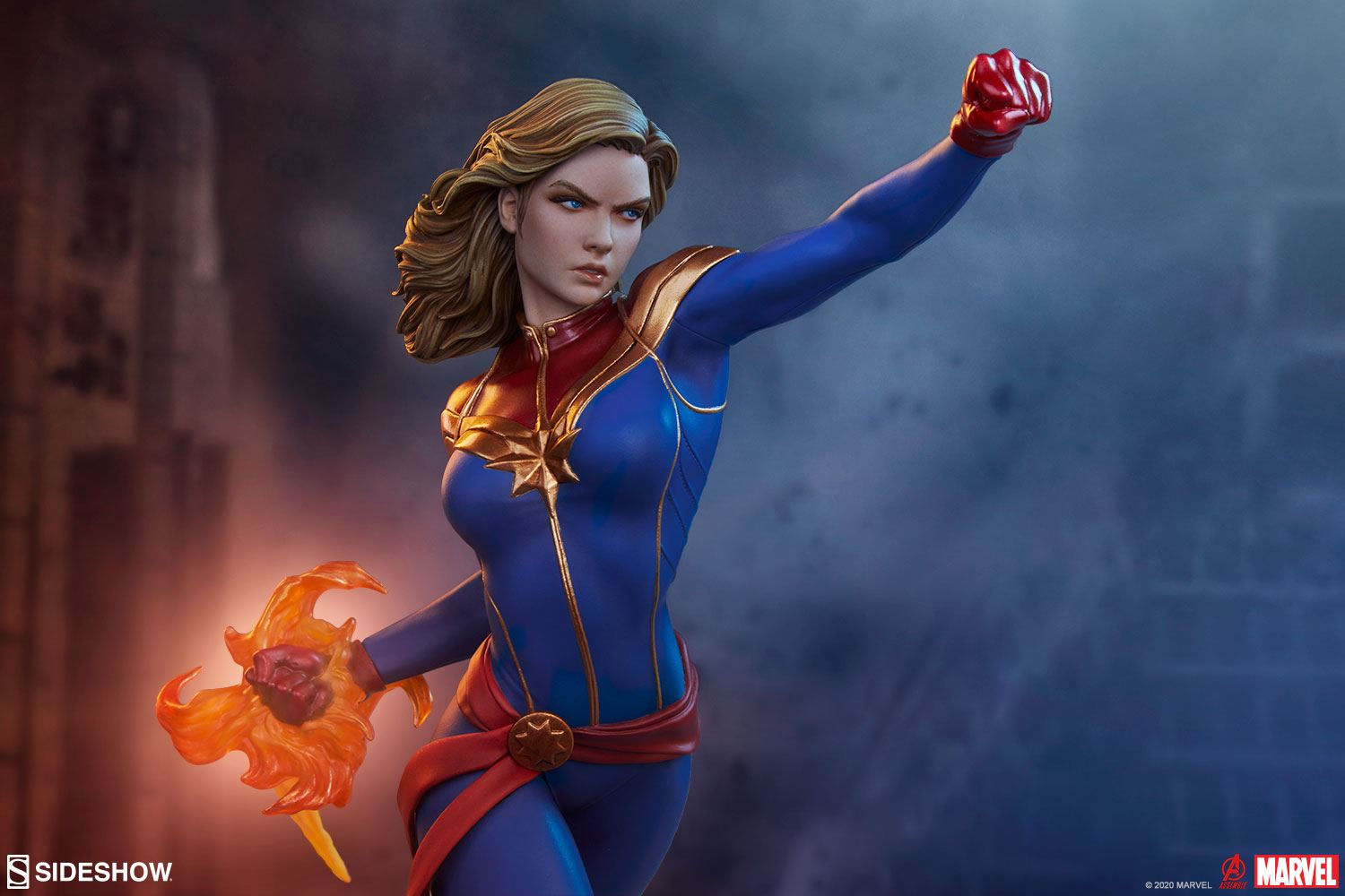 SIDESHOW 1/5 : Captain Marvel