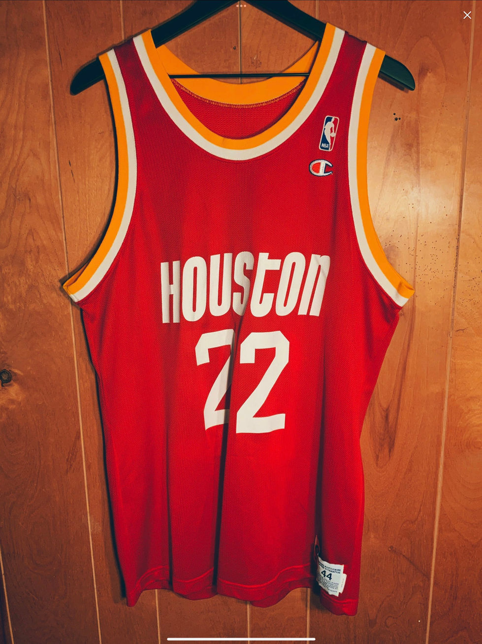 ClydeDrexler_Rockets_Red_Large_Front.jpeg