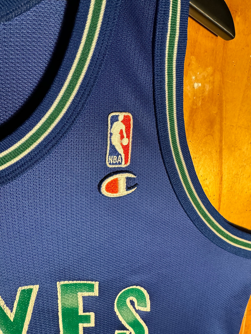 VINTAGE TIMBERWOLVES DONYELL MARSHALL CHAMPION JERSEY SIZE LARGE