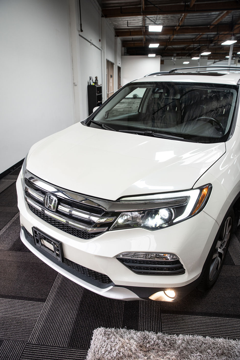 Thumbnail: 2016 Honda Pilot Elite AWD