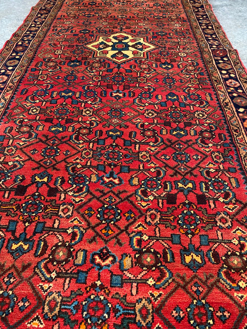 Thumbnail: Persian Hosseinabad Runner