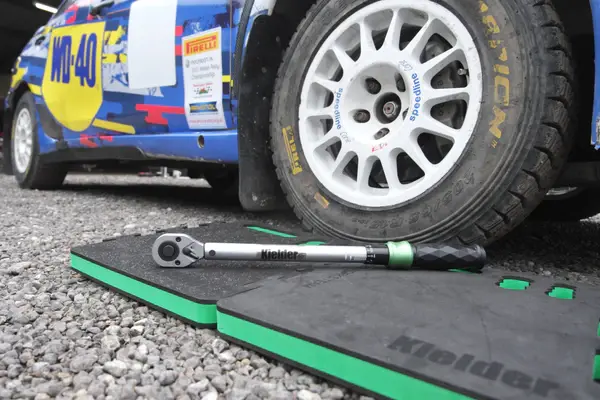 Thumbnail: 1/2" PROFESSIONAL TORQUE WRENCH (28 - 210NM)