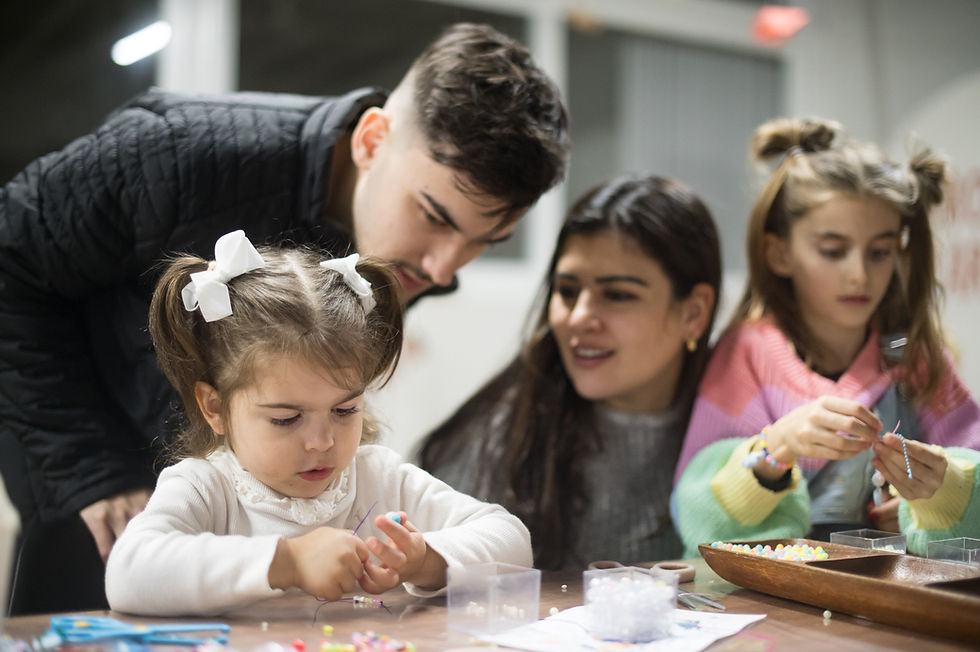 oficina de miçanga em festa de aniversario infantil