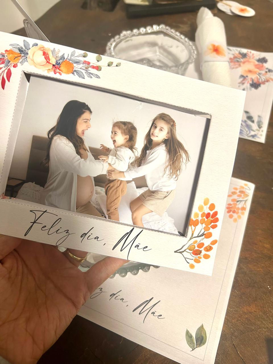 porta retrato personalizado com foto de dia das mães 