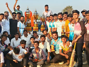 दिवान्दी में तीन दिवसीय क्रिकेट महाकुंभ का समापन: उदरा टीम बनी चैंपियन, ग्रामीण खेल भावना का उमड़ा सैलाब
