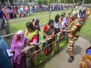 रिकॉर्ड मतदान से चुनावी सरगर्मी तेज