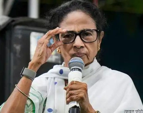 तृणमूल कांग्रेस में संभावित टूट की अटकलों के बीच पश्चिम बंगाल की राजनीति में बढ़ी हलचल।