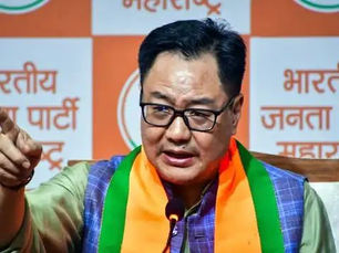 केरल चुनाव से पहले सियासी वार तेज: किरण रिजिजू का कांग्रेस-लेफ्ट पर हमला, ‘लोगों को किया गुमराह’