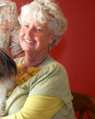 Renee profile best.jpg