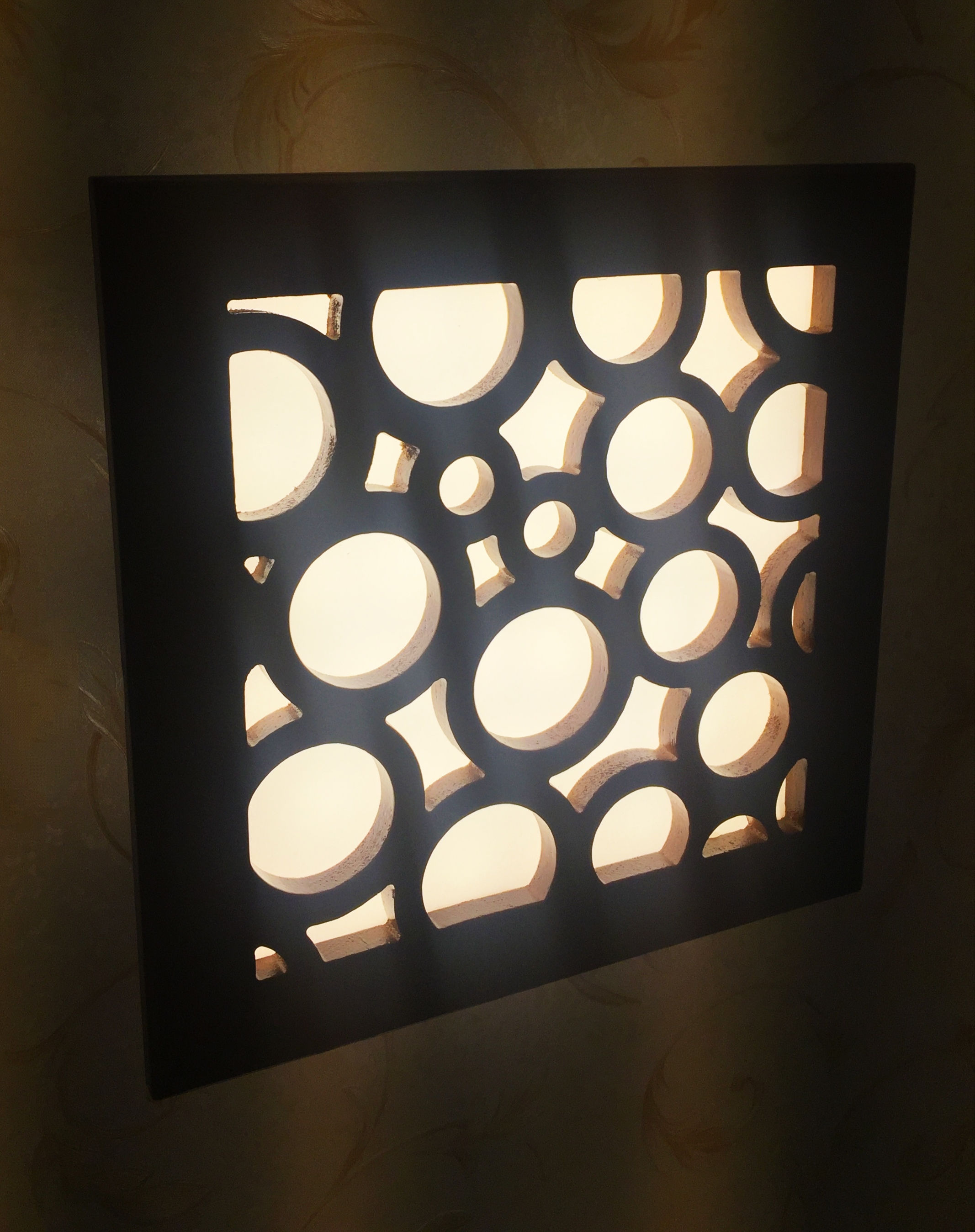 Tile wall/ceiling light with 3 color LED