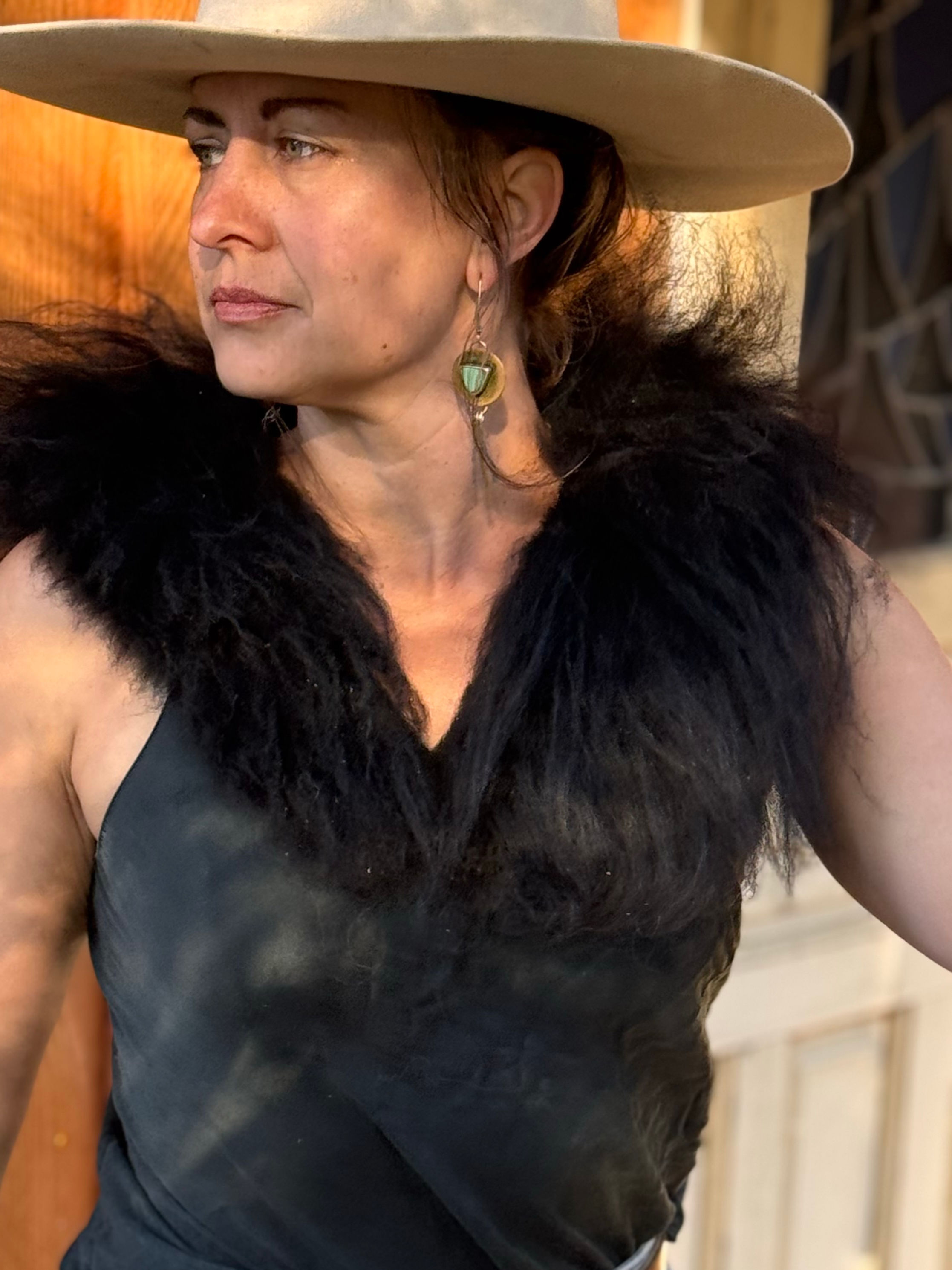 Asymmetrical Flint Icelandic collar