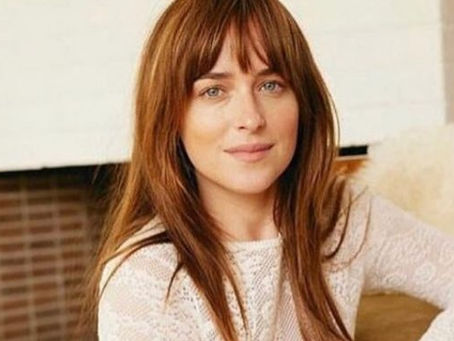 Dakota Johnson encontró útil aislarse del mundo al filmar “Suspiria”