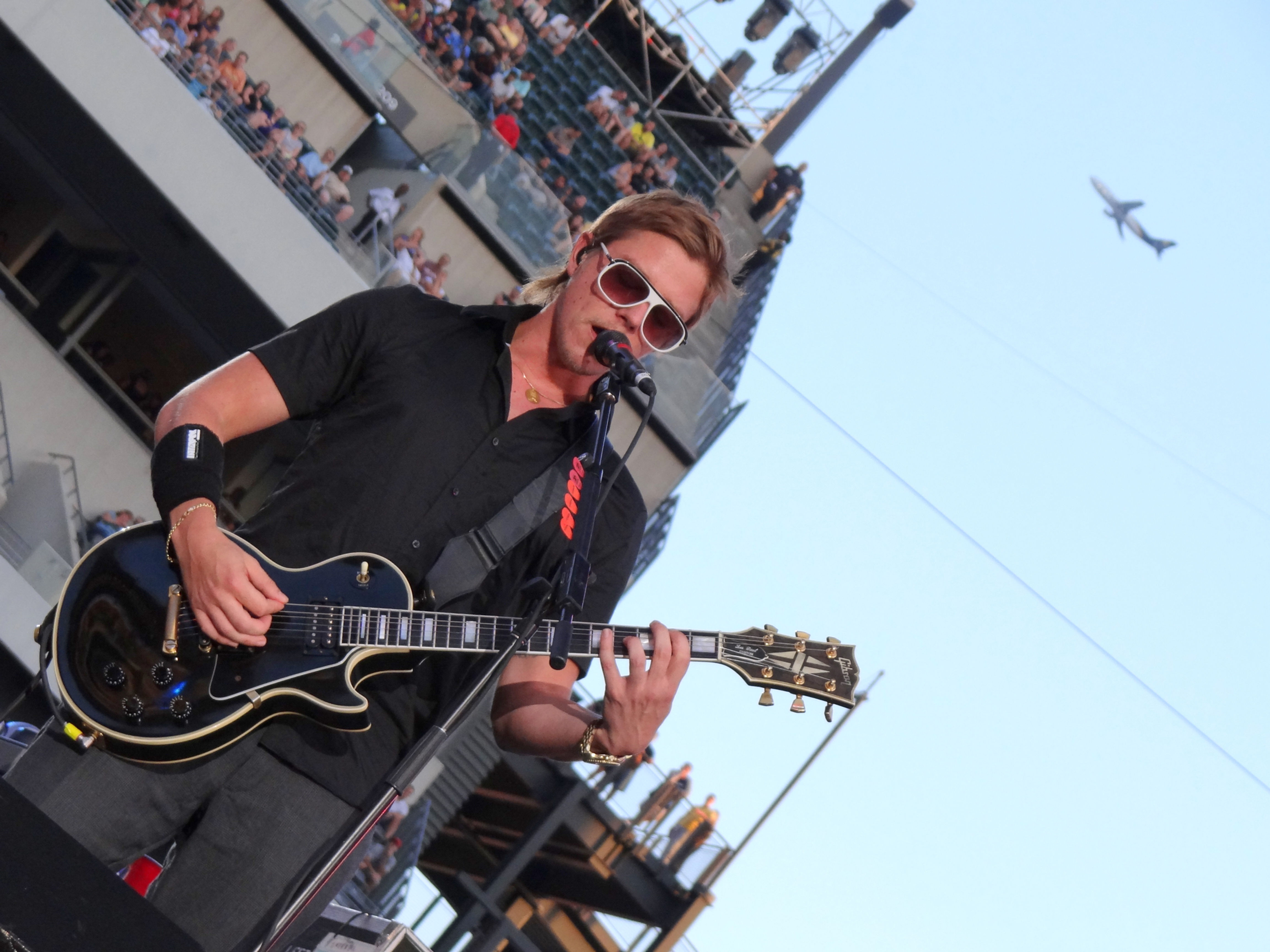 Interpol, July 14, 2011, Philadelphia, PA, Lincoln Financial Field, S2P6