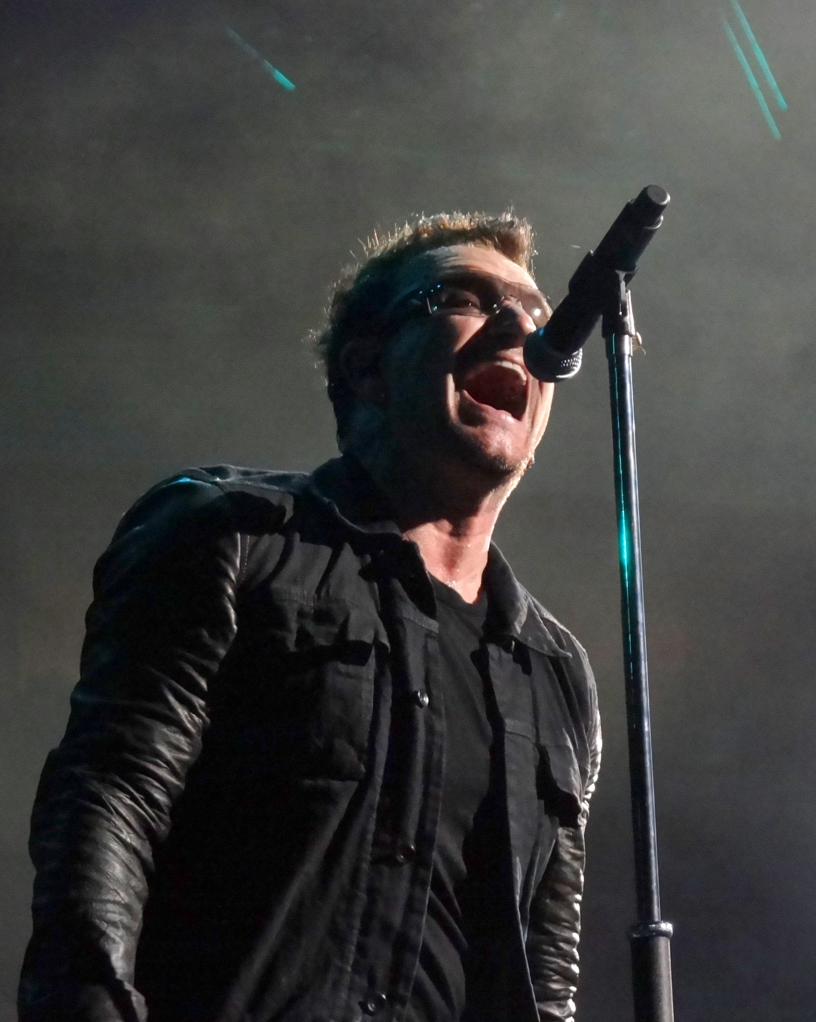 U2, July 14, 2011, Philadelphia, PA, Lincoln Financial Field, T5S2P59