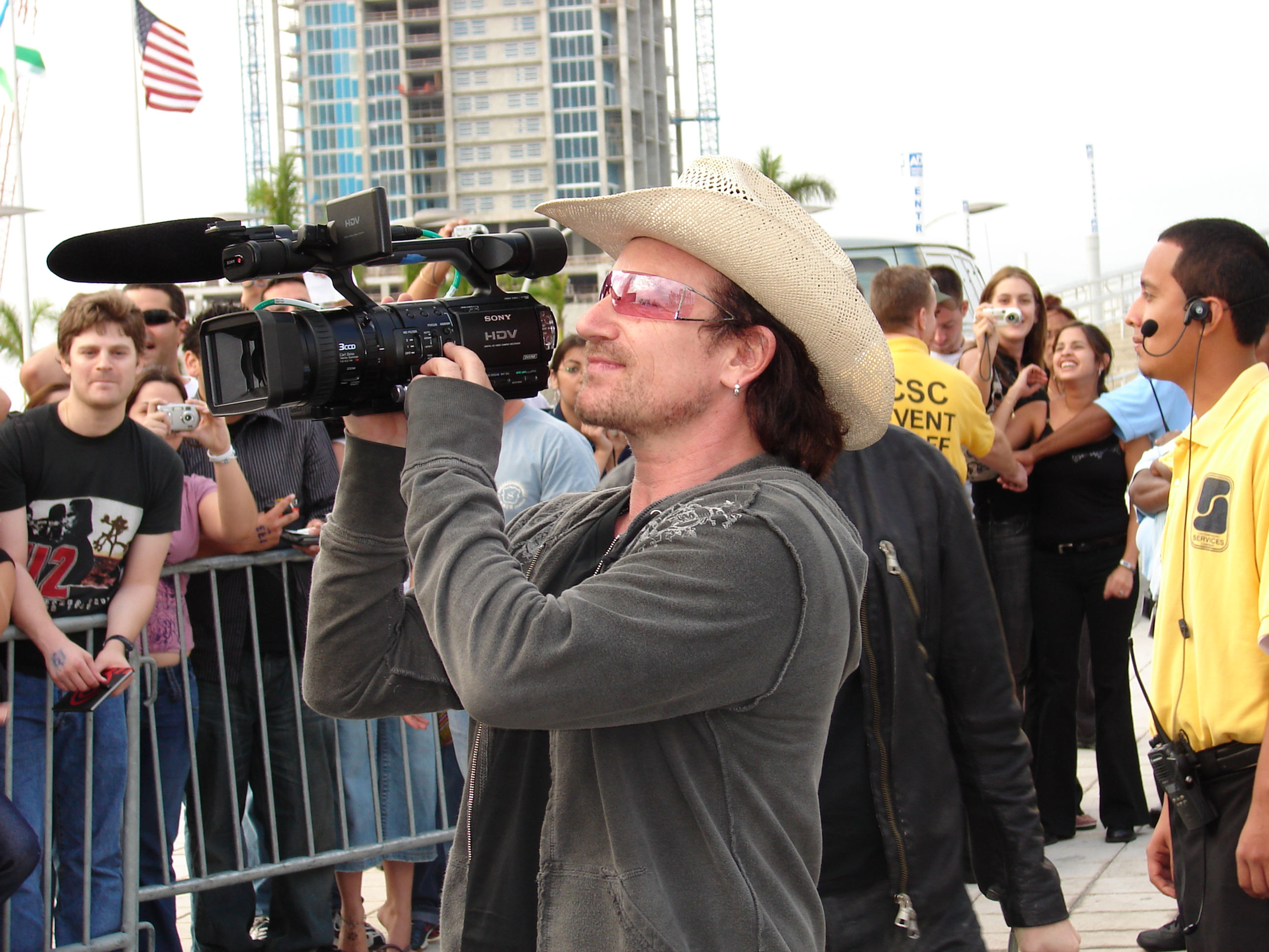 U2, November 14, 2005, Miami, FL, A Day In The Life Of Edge, T8S3P3