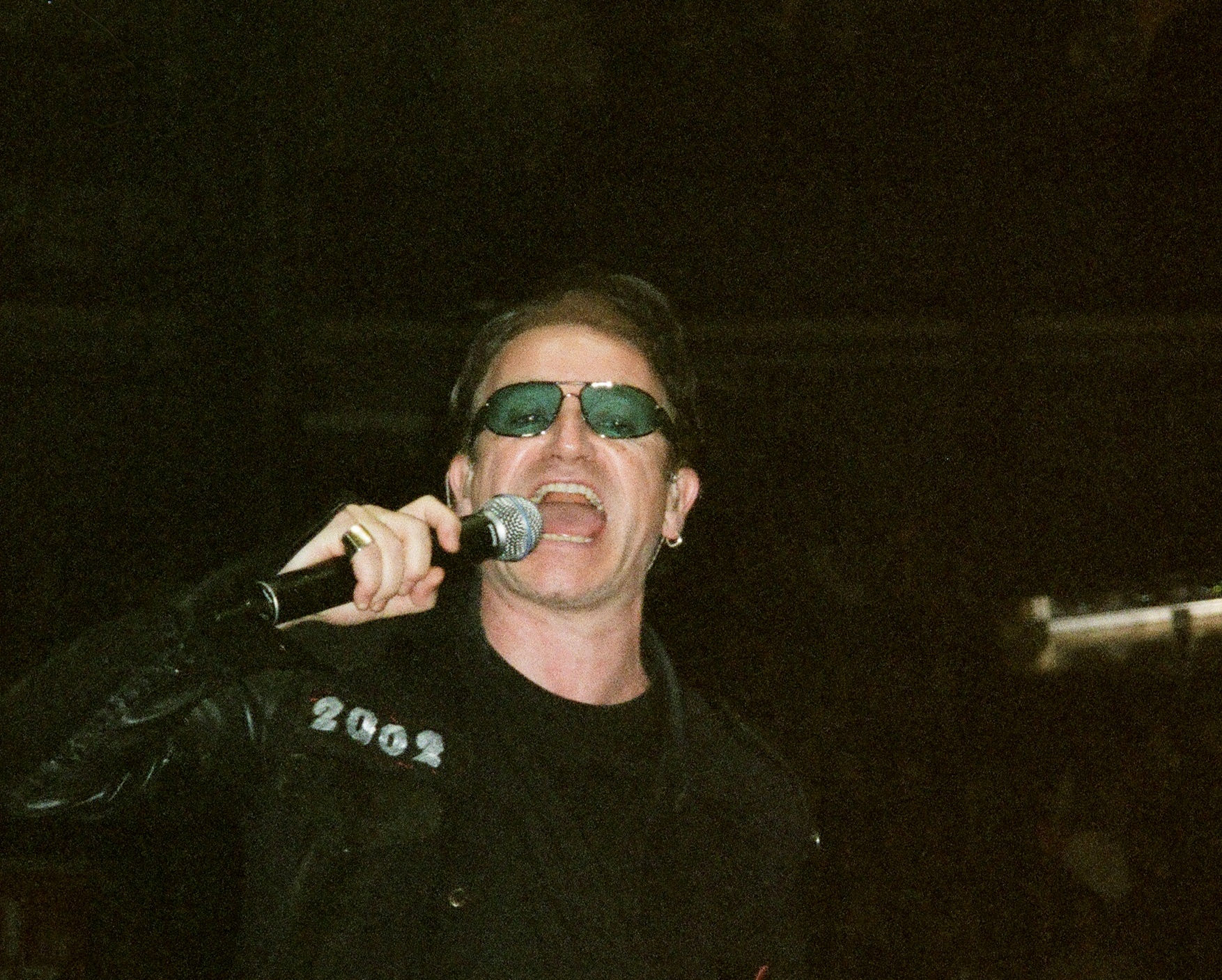 U2, November 2, 2001, Philadelphia, PA, First Union Center, T7S2P2