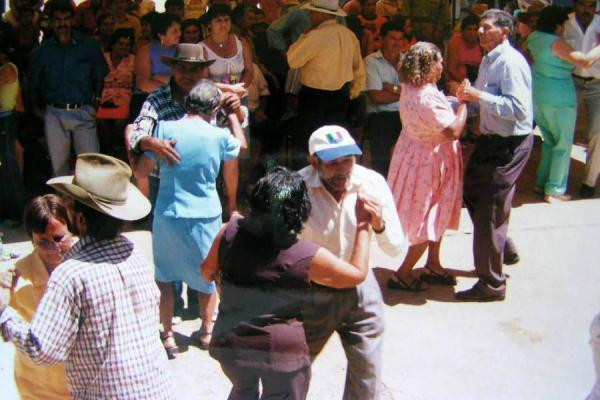 Trabajo de campo de la Corporación Hijos del Cuji en la vereda Aguaclara - Años 80