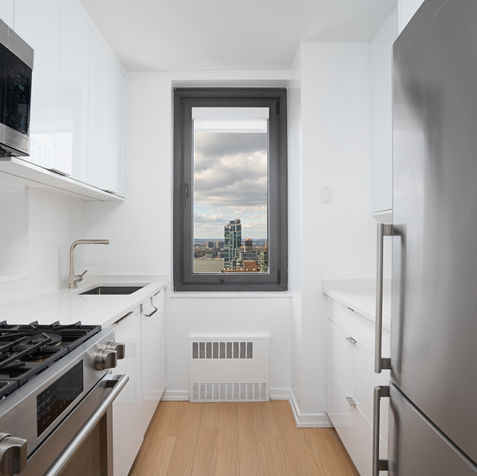 kitchen cabinets | countertop | appliances
