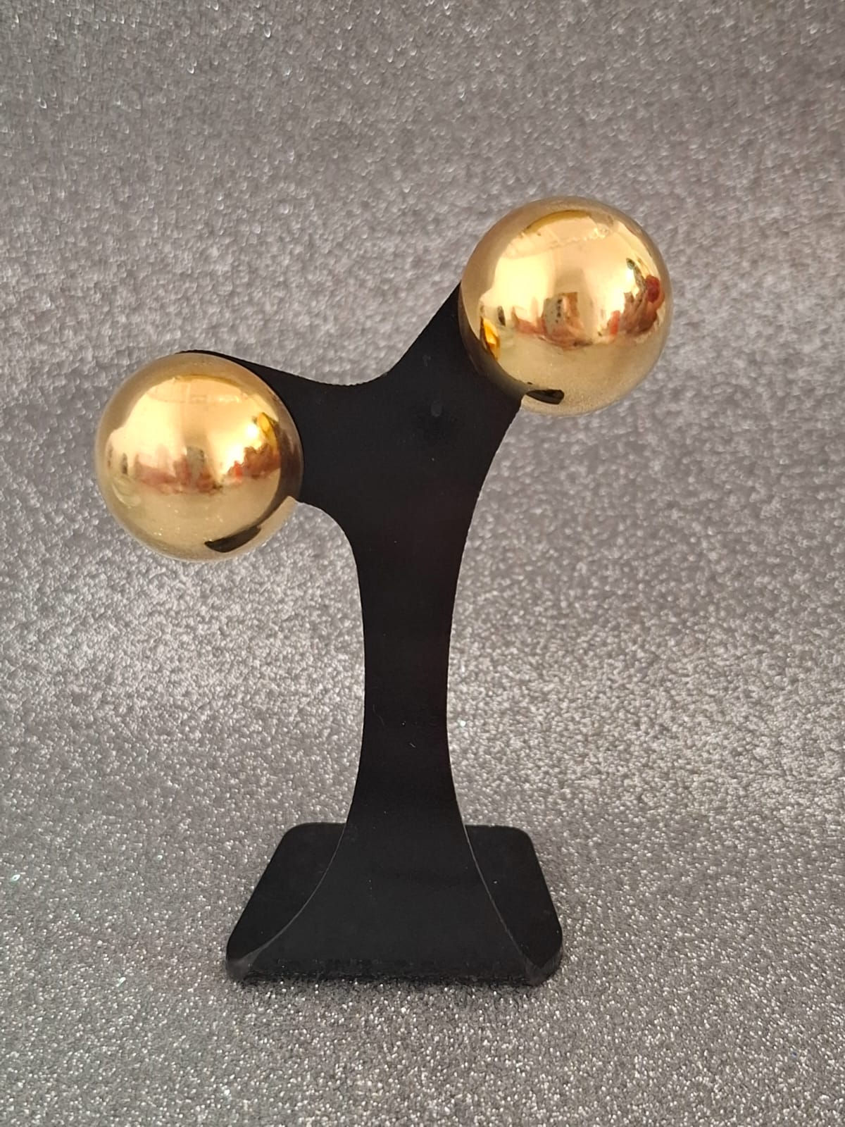 Brinco redondo folheado a ouro 18k