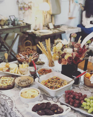 What to bring when you are invited to a French Home?