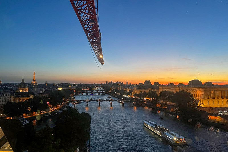 Liebherr MK 88-4.1 Supports Storm Repairs to JR’s Pont-Neuf Artwork